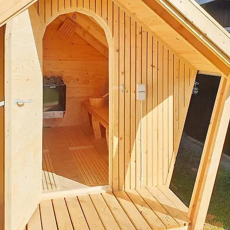 8 Person In Vinderup-by Traum *