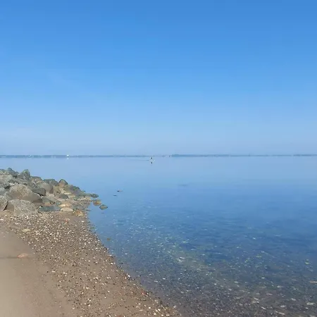 8 Person In Vinderup-by Traum *